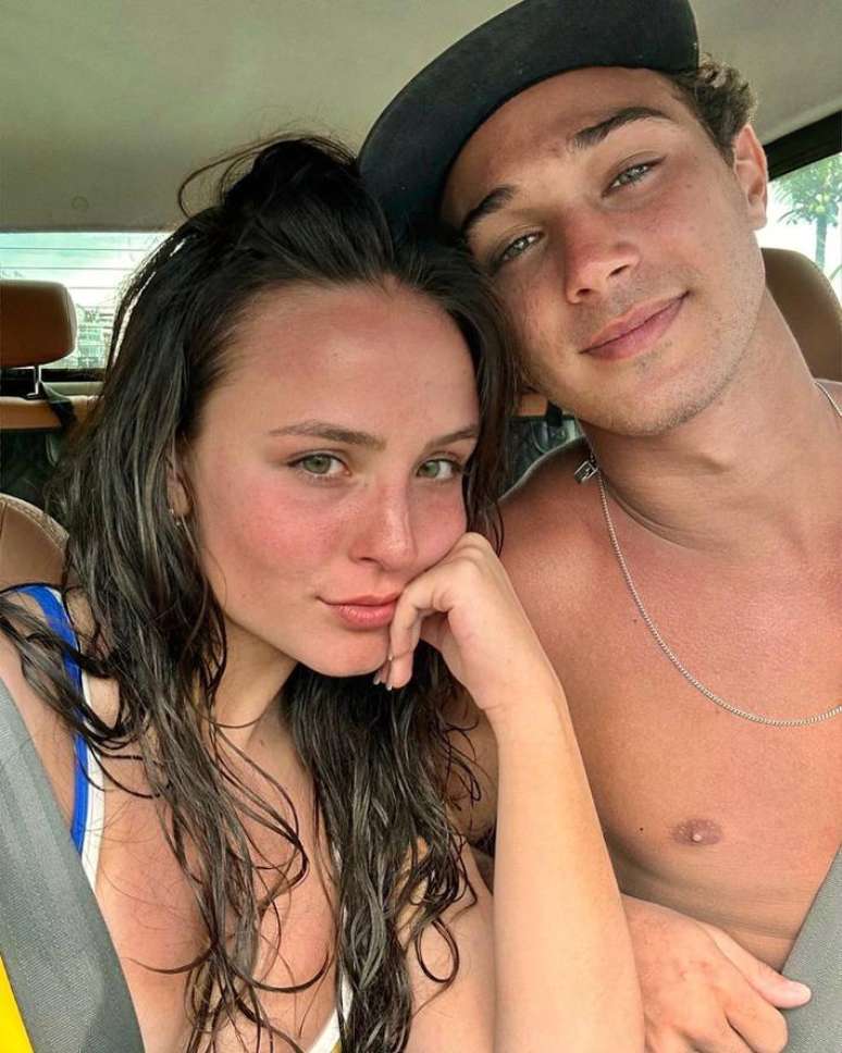 Larissa Manoela e André Frambach completam quatro meses de namoro e compartilham declarações