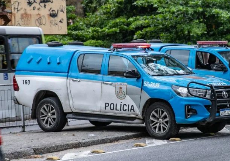  Imagem mostra viaturas da Polícia Militar do Rio