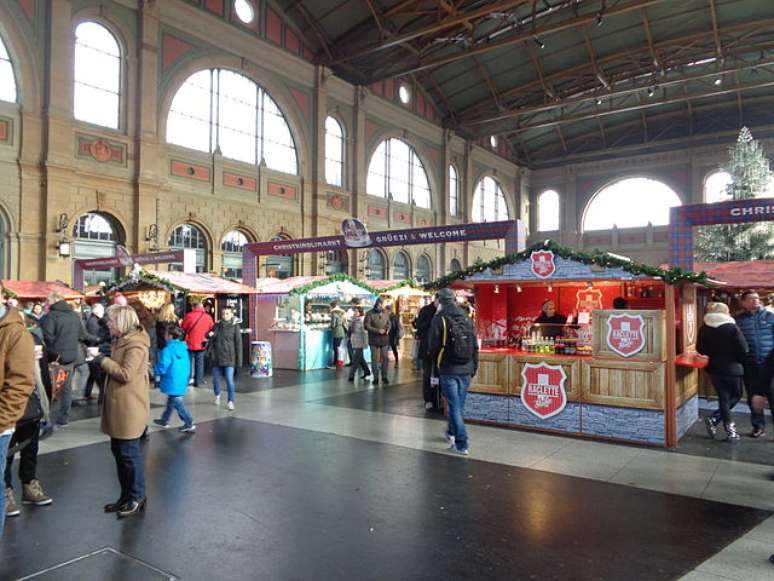 Christkindlimarkt, o maior mercado natalino indoor da Europa.