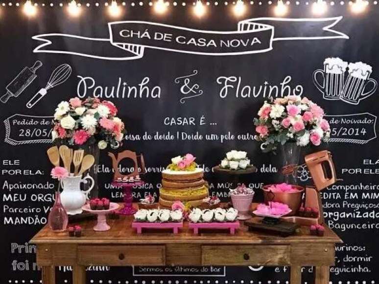 52- O ch&aacute; de casa nova pode ter painel com o nome do casal e frases divertidas. Fonte: ConstruindoDecor