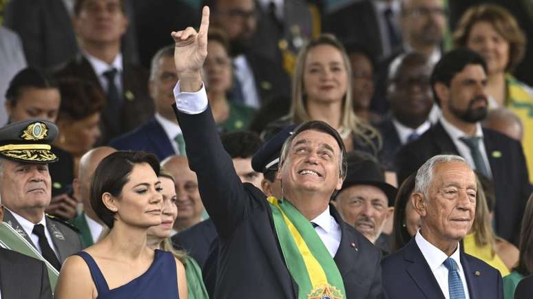 No 7 de Setembro, 'Bolsonaro deixou o presidente Portugal ao lado dele no palanque, mas não deu atenção nenhuma', diz Ricupero