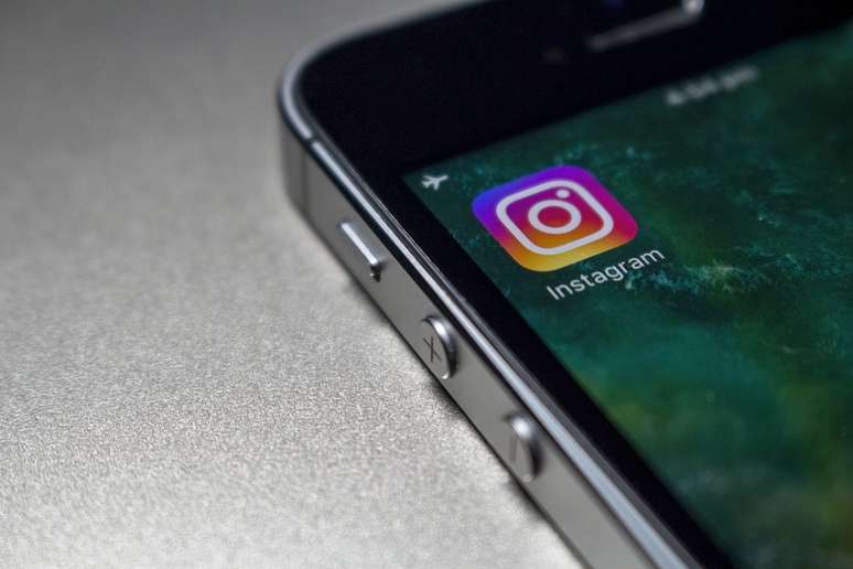 No Instagram, a opção de legendagem automática também está disponível