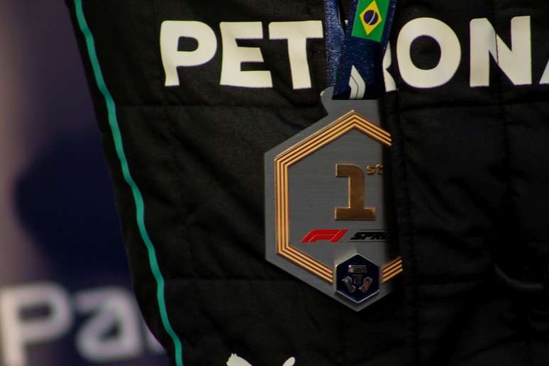 FIA vai adotar sistema permanente de entrega de medalhas na F1 