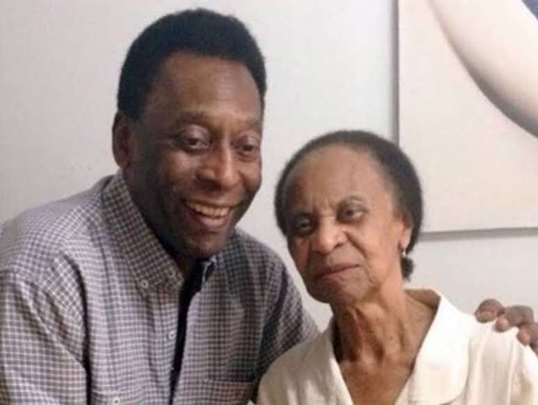 Pelé publicou registros ao lado de Dona Celeste para parabenizá-la pelos 100 anos de vida (Reprodução/Instagram)