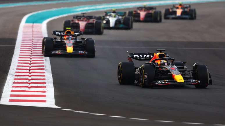 Verstappen em sua posição durante toda a corrida em Abu Dhabi: a liderança