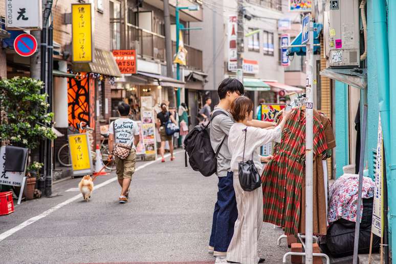 O bairro de Shimokitazawa, em Tóquio, reúne brechós e lojas vintage.