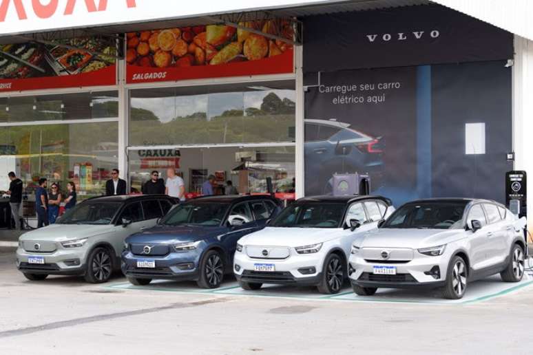 Volvo inaugura dois eletropostos na Rodovia Fernão Dias.