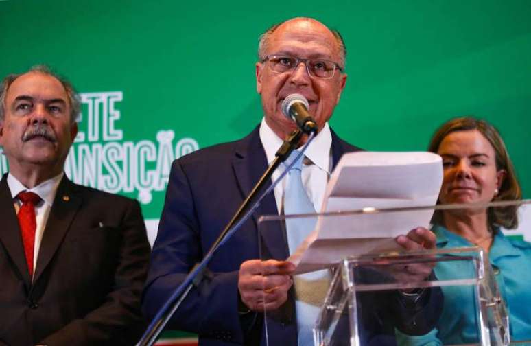 O vice-presidente eleito e coordenador da transição de governo, Geraldo Alckmin, durante anuncio de nomes do grupo de parlamentares.