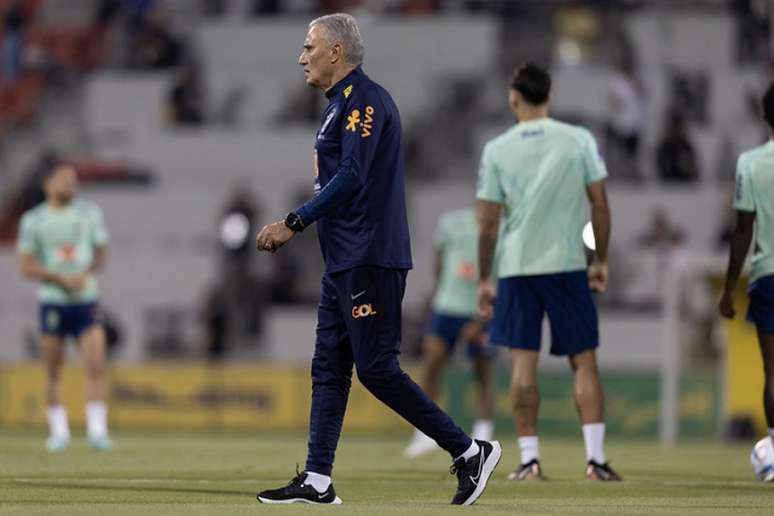 Tite fez mistério mais uma vez no treino desta terça-feira e fechou para a imprensa (Foto: Lucas Figueiredo/CBF)