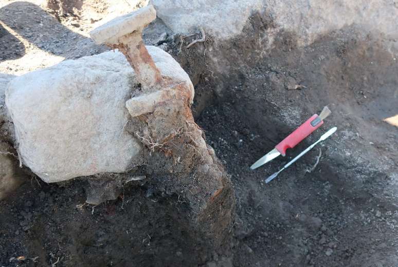 Artefatos foram encontrados em um grande campo funerário que remonta ao final da Idade do Ferro.