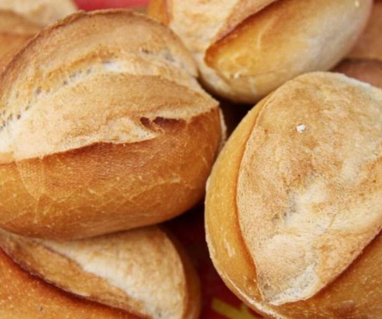 Pão francês simples (Reprodução / Guia da Cozinha)