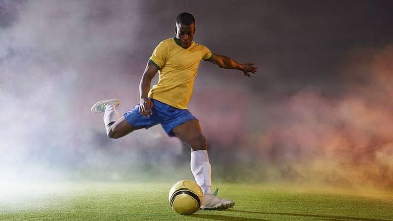 Exigências físicas e táticas do futebol moderno demandaram que jogadores se transformassem em atletas de ponta