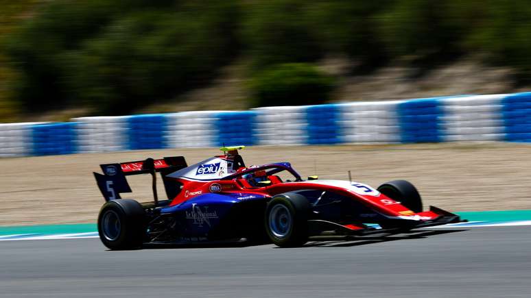 Clément Novalak correu pela Trident em 2021 