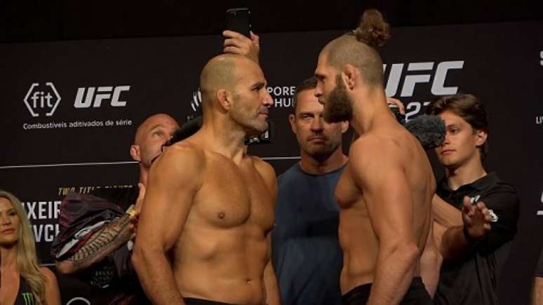 Revanche pelo cinturão entre Jiri Prochazka e Glover Teixeira foi cancelada pelo UFC (Foto: Reprodução)