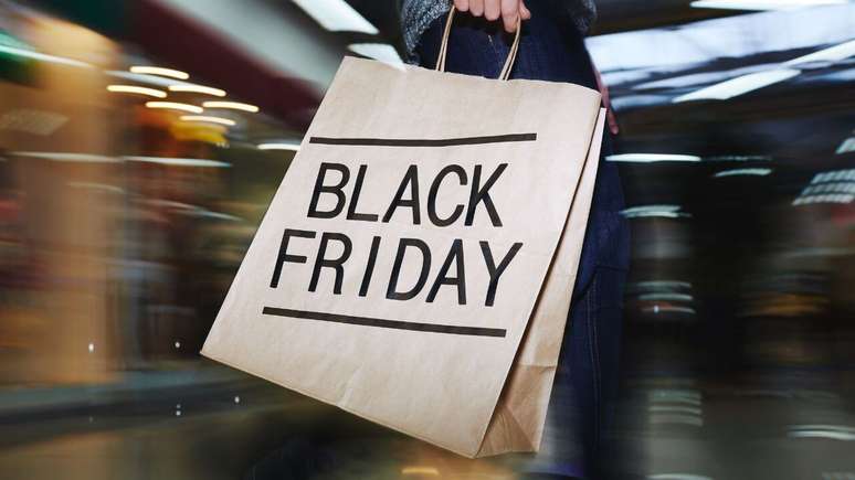 Saiba quais cuidados tomar antes de realizar suas compras na Black Friday – Foto: Shutterstock