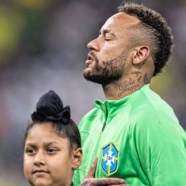 Neymar define lesão como "um dos piores momentos da carreira", dando sinais de que sua recuperação é difícil