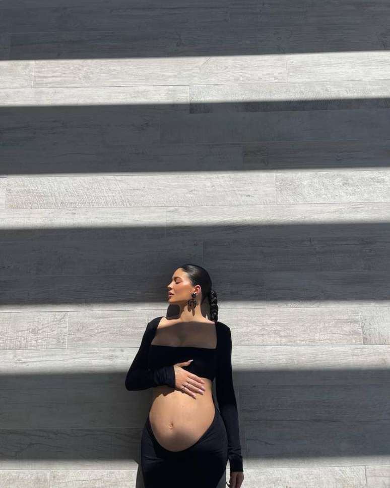 Kylie Jenner gr&aacute;vida do seu segundo filho, em fevereiro de 2022