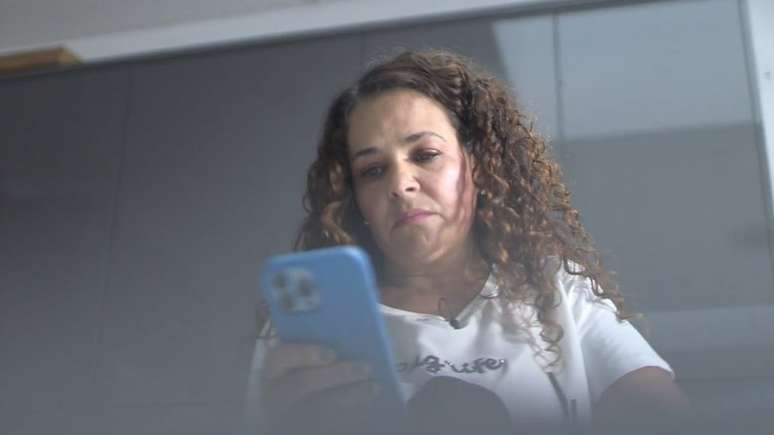 Adriane diz que Rafael Bessa prometeu devolver parte do dinheiro que pagou pela viagem, mas que ele nunca fez isso