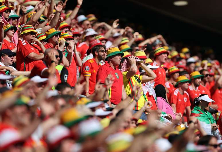Torcedores do País de Gales durante partida contra o Irã pela Copa do Mundo do Catar 