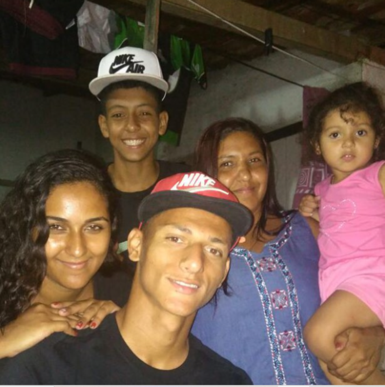 Richarlison com a família