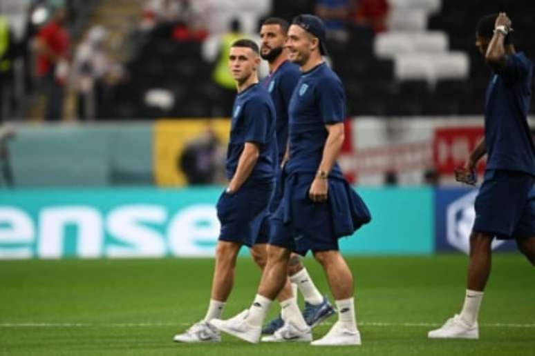 Trio do City, Walker, Foden (centro) e Grealish antes de Inglaterra e Estados Unidos (Foto: Paul ELLIS / AFP)