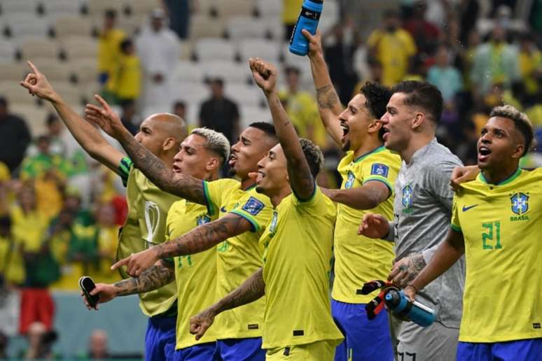 Seleção terá de jogar sem Neymar por algum tempo na Copa do Mundo (Foto: NELSON ALMEIDA / AFP)