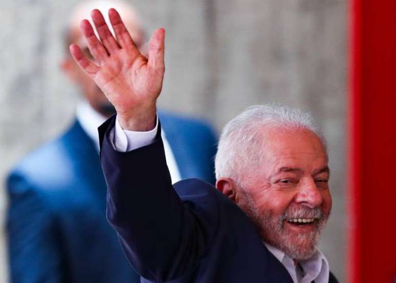 O presidente eleito Luiz Inácio Lula da Silva (PT) chega na manhã desta segunda-feira (28) ao Centro Cultural do Banco do Brasil (CCBB) em Brasilia-DF para realizar reuniões de transição de governo.