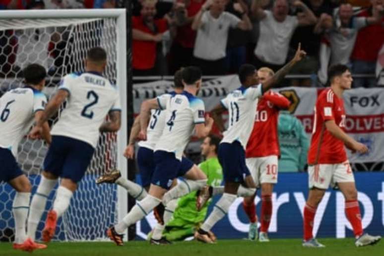 Golaço de falta marcado por Rashford foi elogiado pelo técnico Southgate (Foto: ANDREJ ISAKOVIC/AFP)