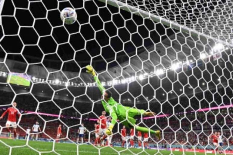 Rashford faz o primeiro gol de falta direta na Copa do Mundo (Foto: Paul Ellis / AFP)