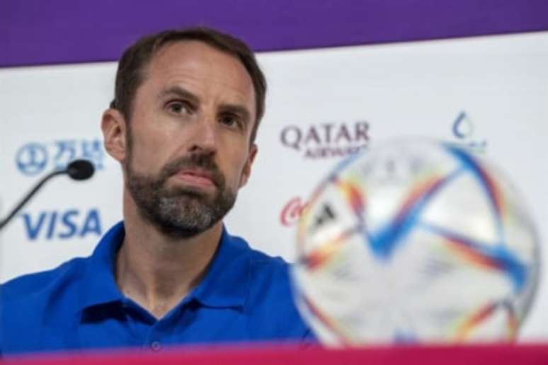 Southgate em entrevista antes do jogo entre Inglaterra e País de Gales (Foto: EFE/EPA/GEORGI LICOVSKI)