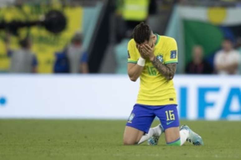 Gramado foi motivo de insatisfação (Foto: Lucas Figueiredo/CBF)