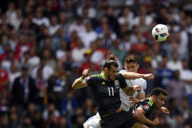 Inglaterra passou por Gales em duelo pela Euro de 2016 que foi repleto de farpas (Foto: AFP/MARTIN BUREAU)
