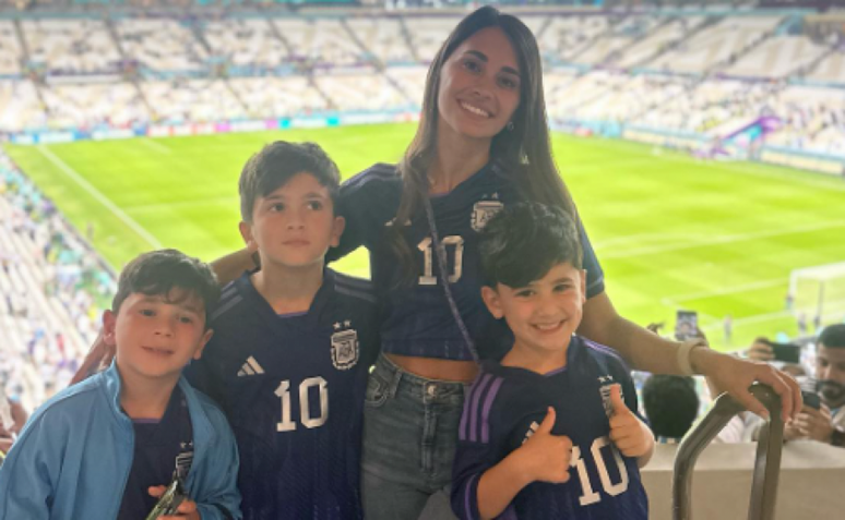 Esposa de Messi comparece em estádio com filhos no Qatar (Foto: Reprodução/Instagram)