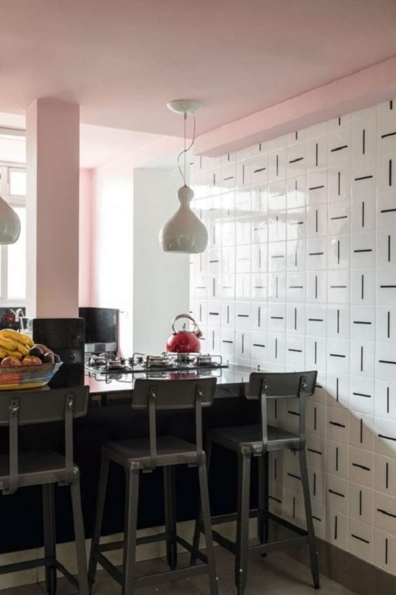 25. Teto de cozinha colorido &ndash; Foto Ana Strumpf