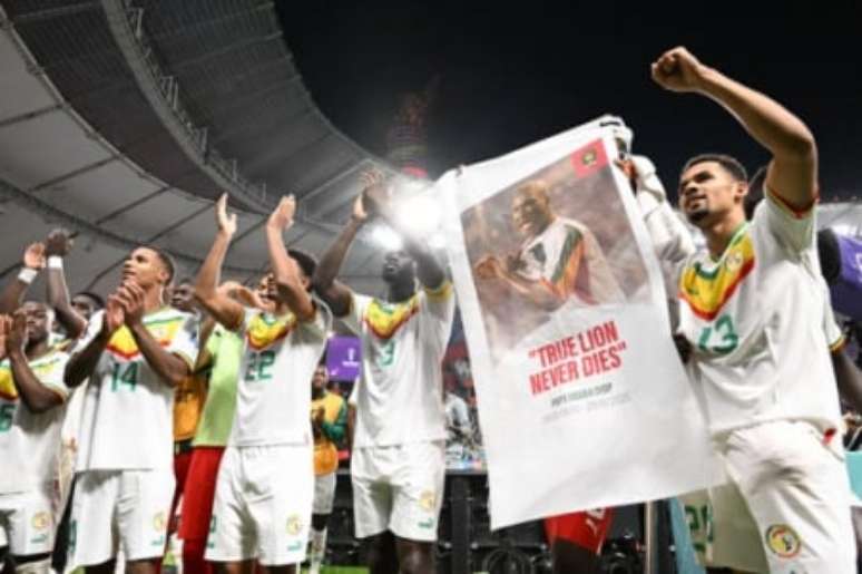 A seleção senegalesa fez uma bela festa após o apito final (Issouf SANOGO / AFP)