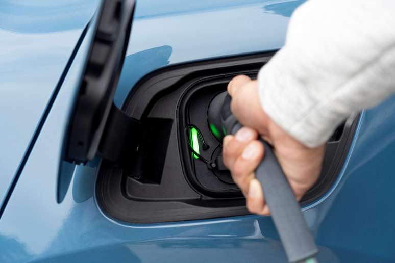 Peugeot estreia serviço de compartilhamento de elétricos em SP.