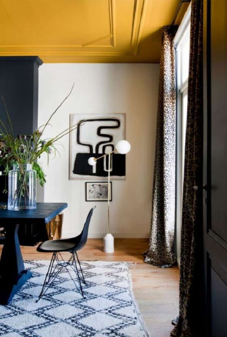 52. Teto colorido amarelo para sala de estar moderna &ndash; Foto Fashion Bubbles