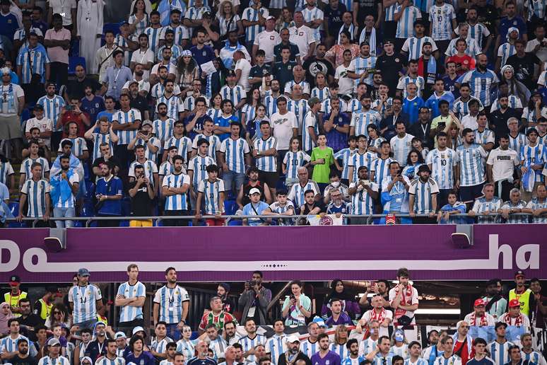 Torcida argentina lotou o Estádio 974