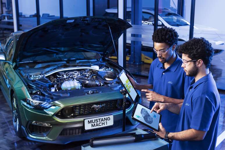 Ford Academy: estações para práticas de novas tecnologias