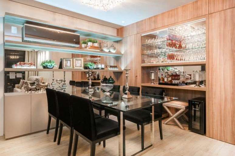 34. M&oacute;veis planejados com cristaleira de parede suspensa &ndash; Foto Decor Facil