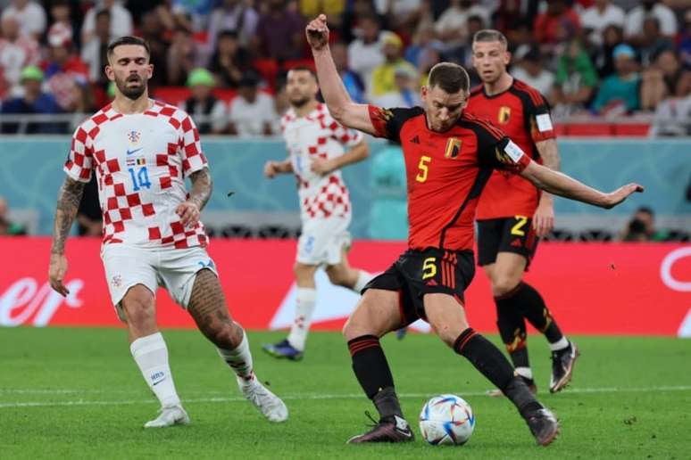 Vertonghen em campo pela Bélgica (Foto: JACK GUEZ / AFP)