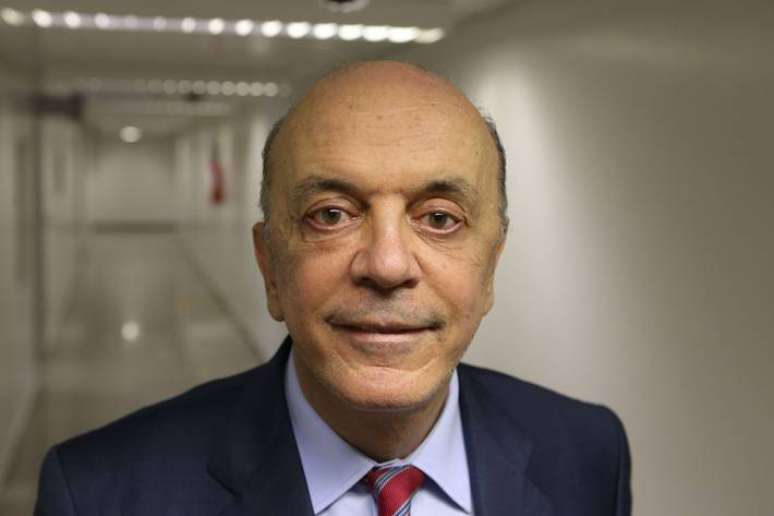 Senador José Serra comenta sobre os desafios fiscais do novo governo