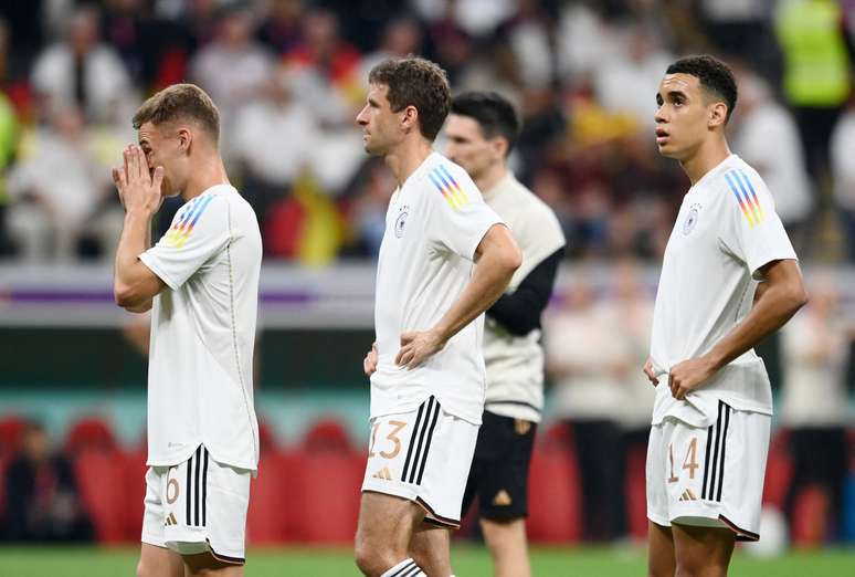 Jogadores da Alemanha se aquecem antes de jogo contra a Costa Rica  nesta quinta-feira, 1º.