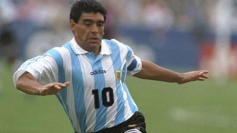 Maradona passa mal após classificação da Argentina na Copa do