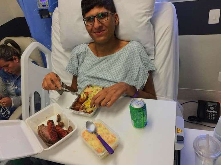 Após a descoberta do diagnóstico, Vitor ficou quatro meses acamado se recuperando de doenças oportunistas @Arquivo Pessoal
