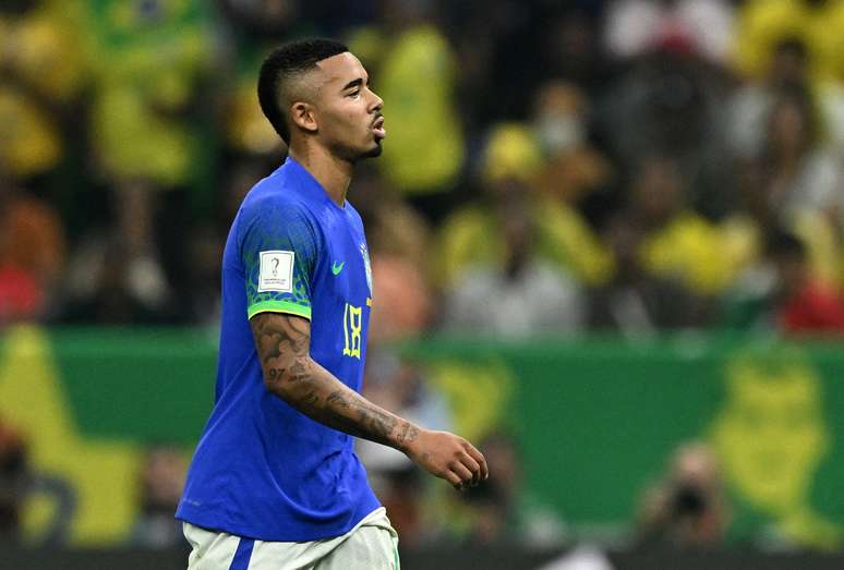 Gabriel Jesus no jogo entre Brasil e Camarões