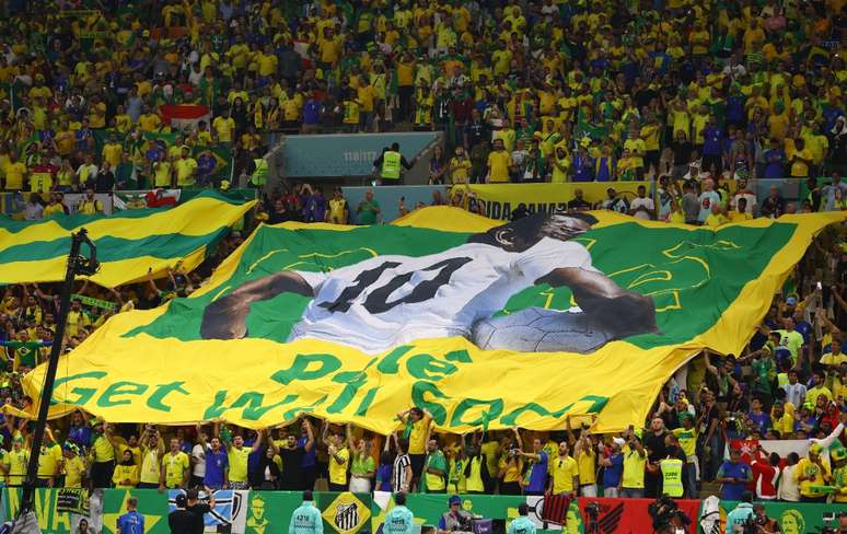 Torcida brasileira leva desejo de melhora de Rei Pelé ao Catar