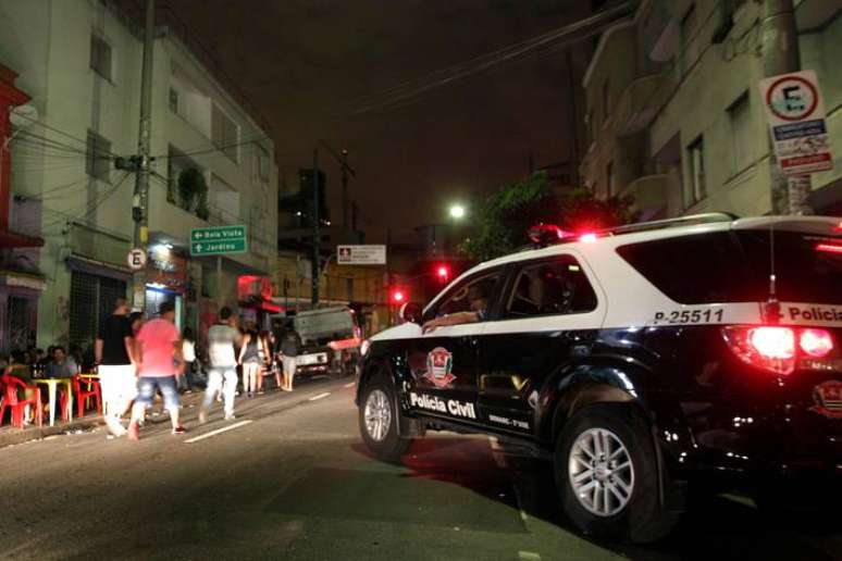 Polícia realiza patrulhamento em rua da região central de São Paulo. Caso em São Bernardo continuará a ser investigado