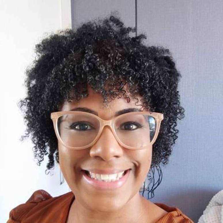 Karla Lucena, jornalista da Globo, responde a ataque racista: 'Vai ter cabelo black na TV'