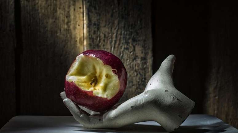 ma&ccedil;&atilde; mordida